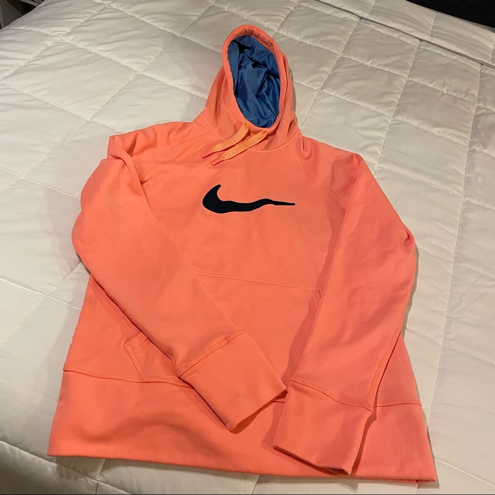 ❤️Peach Nike thermafit hoodie❤️